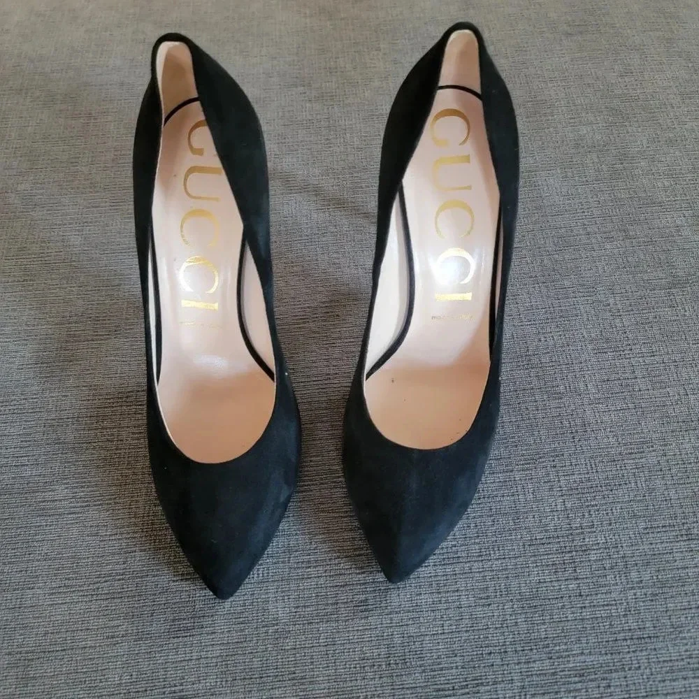 Gucci Women's Black Suede Pointed Toe Pumps Heel Size 39.5